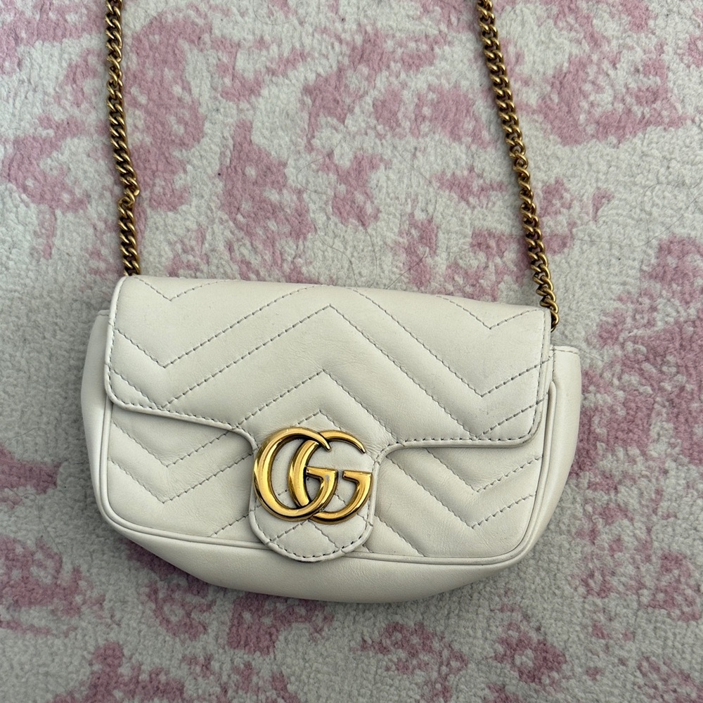 Gucci Cream Quilted Crossbody Bag with Gold Chain